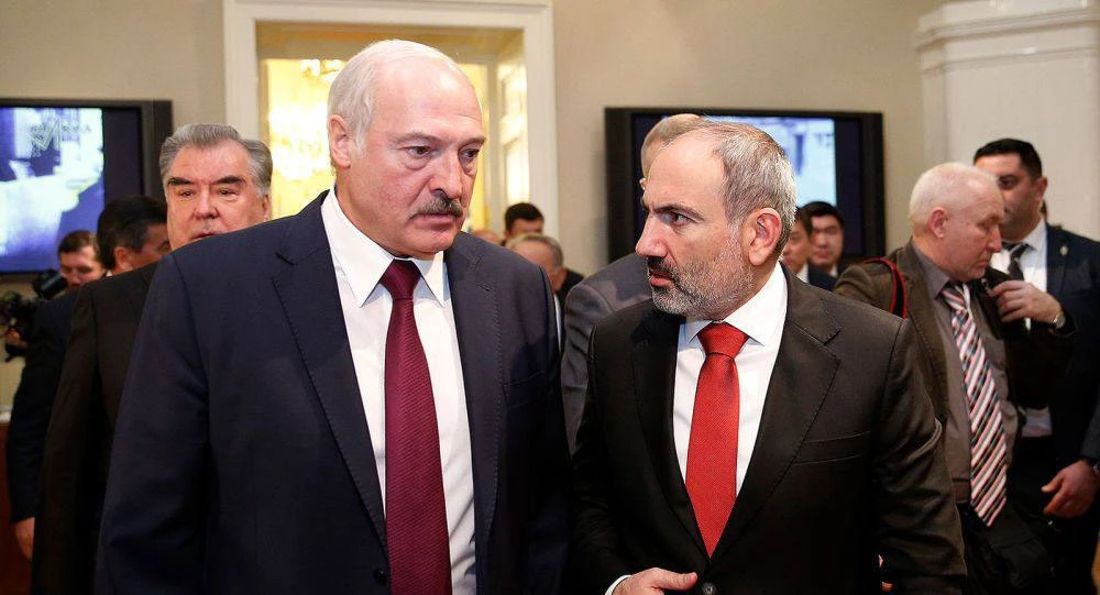 ⚡️Лукашенко призвал Армению, прежде чем вступать в ЕС, определиться, где она там сможет...