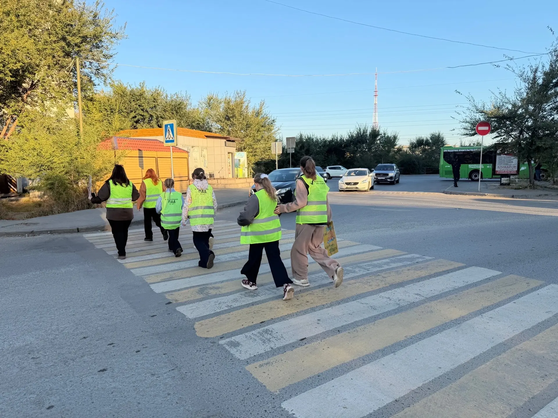 🚦 Сегодня на страже безопасности стоял наш «Родительский патруль».