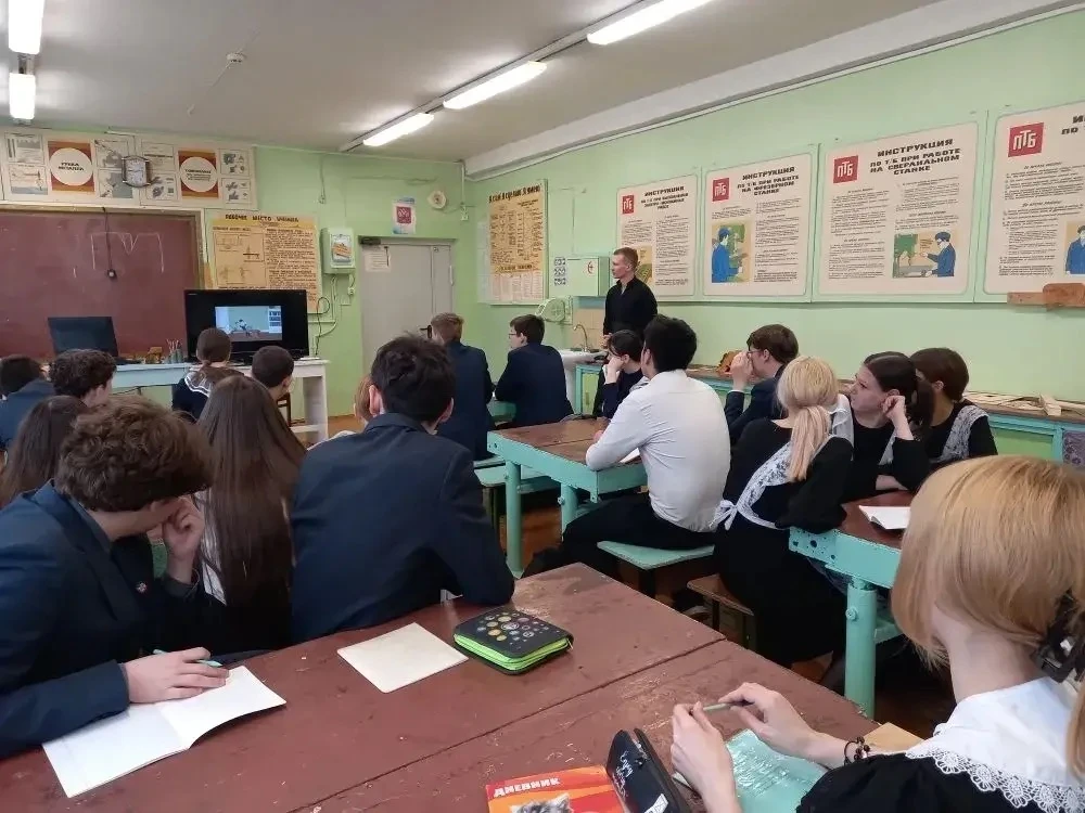 🎓В рамках предметной недели эстетического цикла прошёл открытый урок в 9В классе, в 1 корпусе на тем