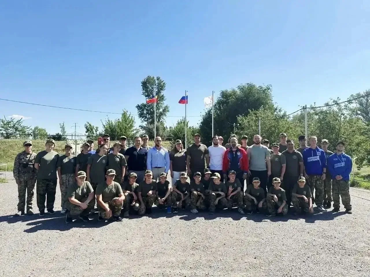 Учащийся 10 «А» класса школы №90 Аксененко Даниил принял участие в военно-патриотическо...