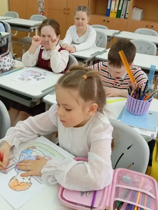 🌟 День 2️⃣ В рамках "Недели доброты" наш 1 «В» класс провели замечательное мероприятие ! 💖🎉    Дети 