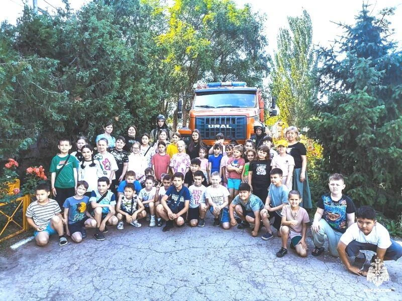 Как действовать при пожаре и почему тренировки спасают жизни 

❗️Внезапный пожар в пришкольном лагер