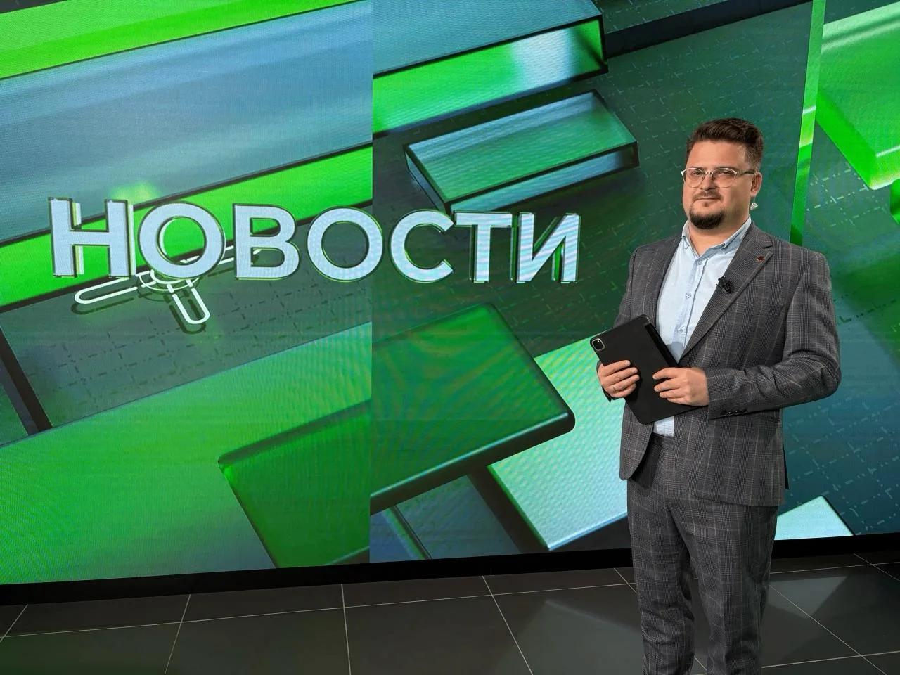 Поломанные деревья, повреждённые автомобили. В Нижневартовске продолжают ликвидировать ...