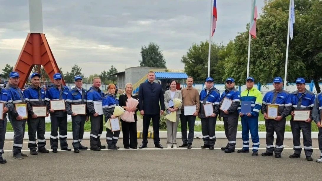 🎉 В Мензелинском районе наградили работников газовой отрасли