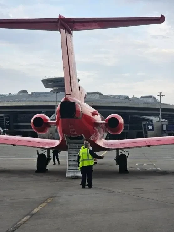 🛩️ Самолёт из Вологды в Москву вернулся обратно из-за насекомых.