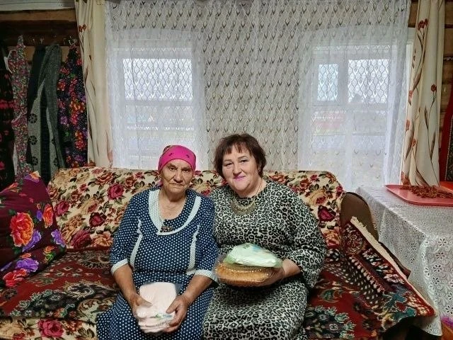 🍂 Старые Уруссы: с чем пришли в гости к пожилым
