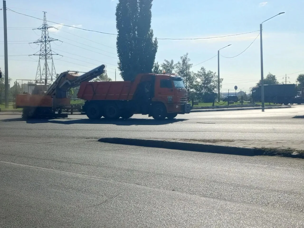 🚜 Городские территории приводят в порядок круглосуточно