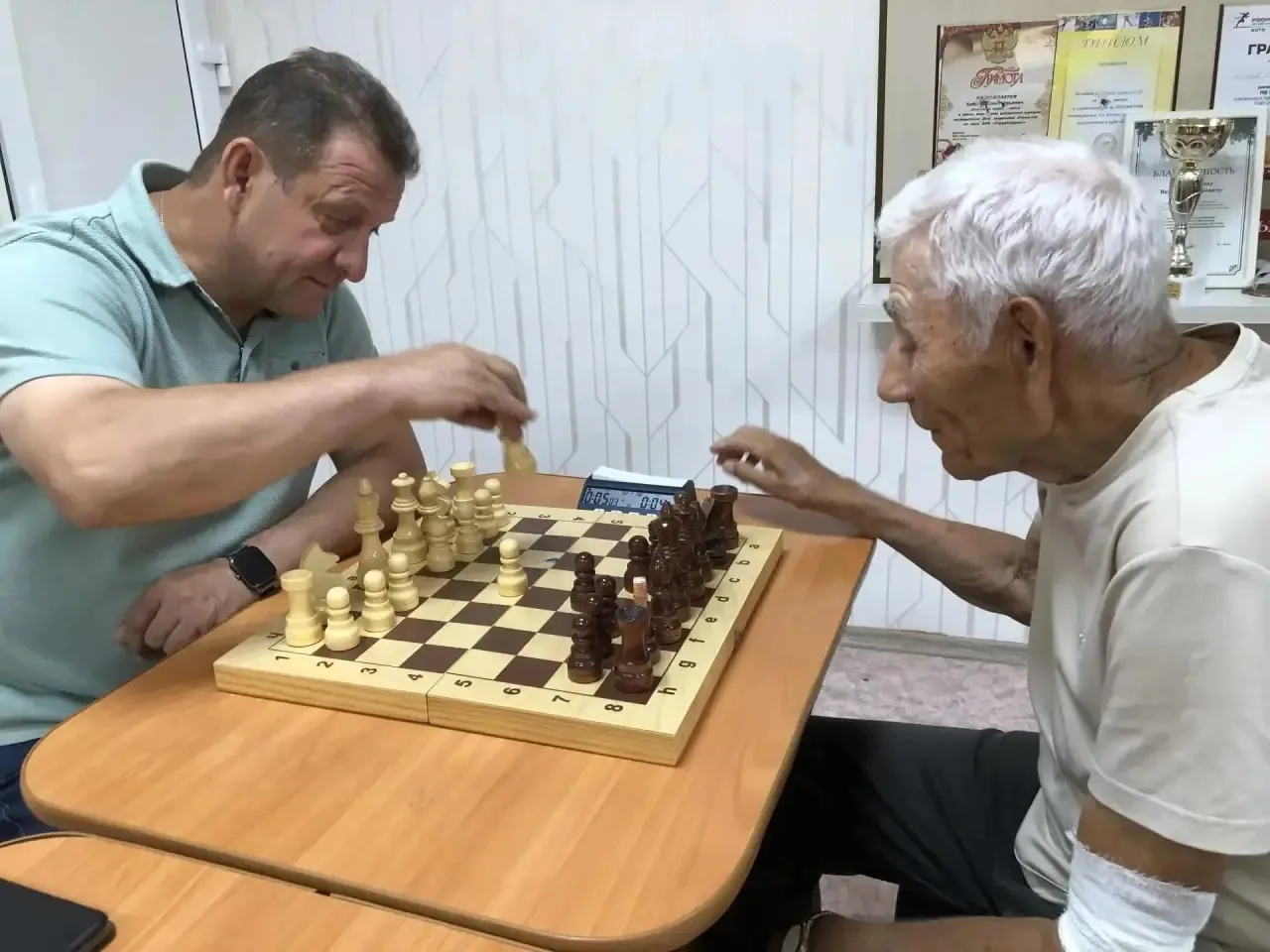 В шахматном клубе «Е2-Е4» прошло открытое первенство Бузулука, приуроченное к Междунаро...
