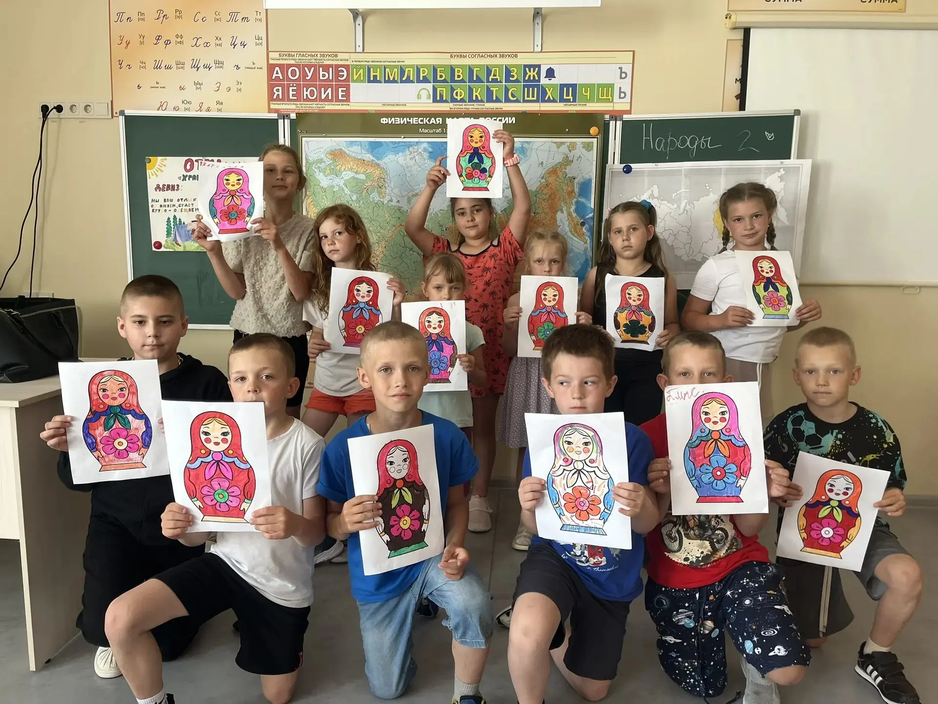 11 июня в нашем лагере царила атмосфера творчества и патриотизма! 🇷🇺
💥 Мы с гордостью приняли уча