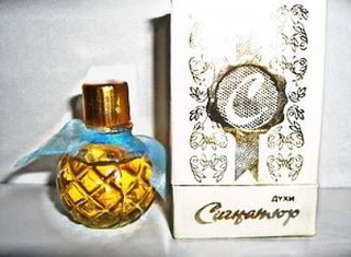 Духи «Сигнатюр» изготовлены в Болгарии на фабрике «Ален Мак» в 70-е годы ХХ в.