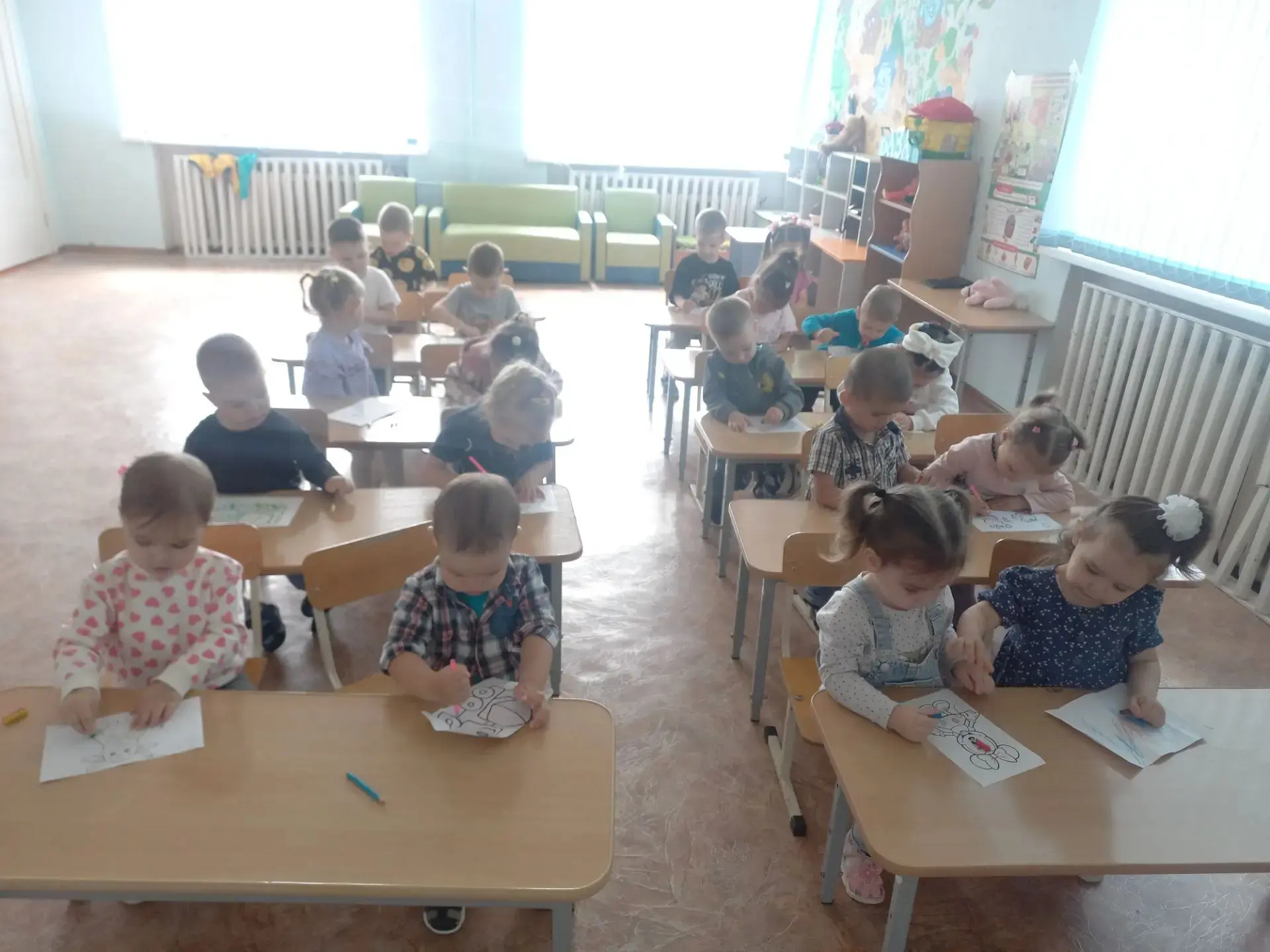 🎨Раскраски в детском саду летом: больше, чем просто развлечение!
Лето в детском саду — это время яр