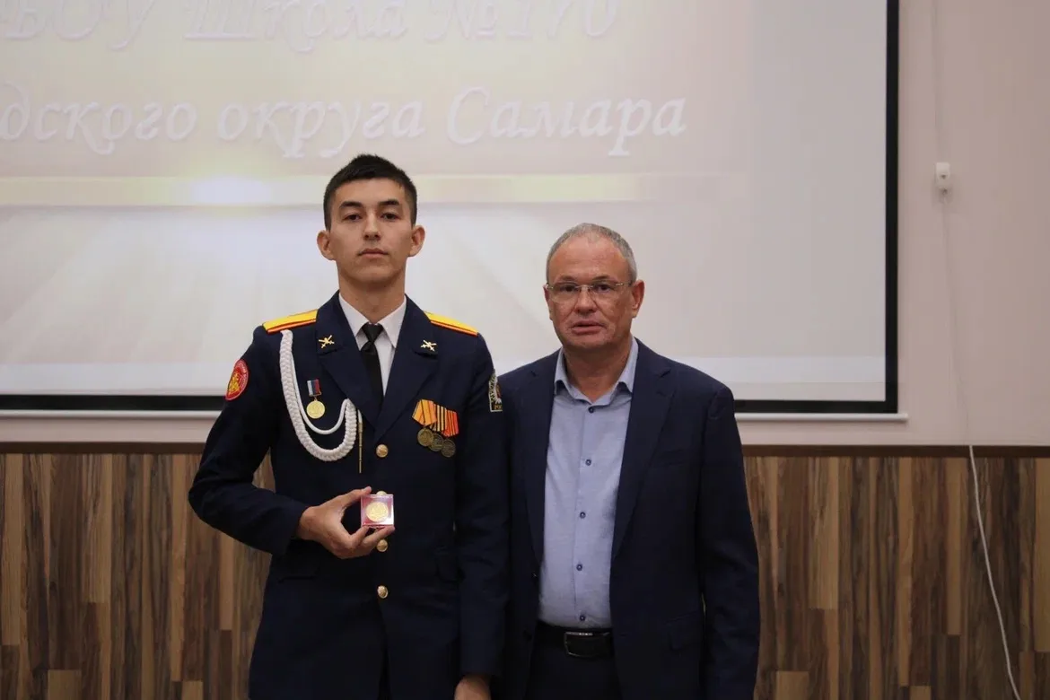 🎓 Наши герои! 🏆 Выпускники школы №170 получили свои награды!
 Особенный день для гордости нашей шк