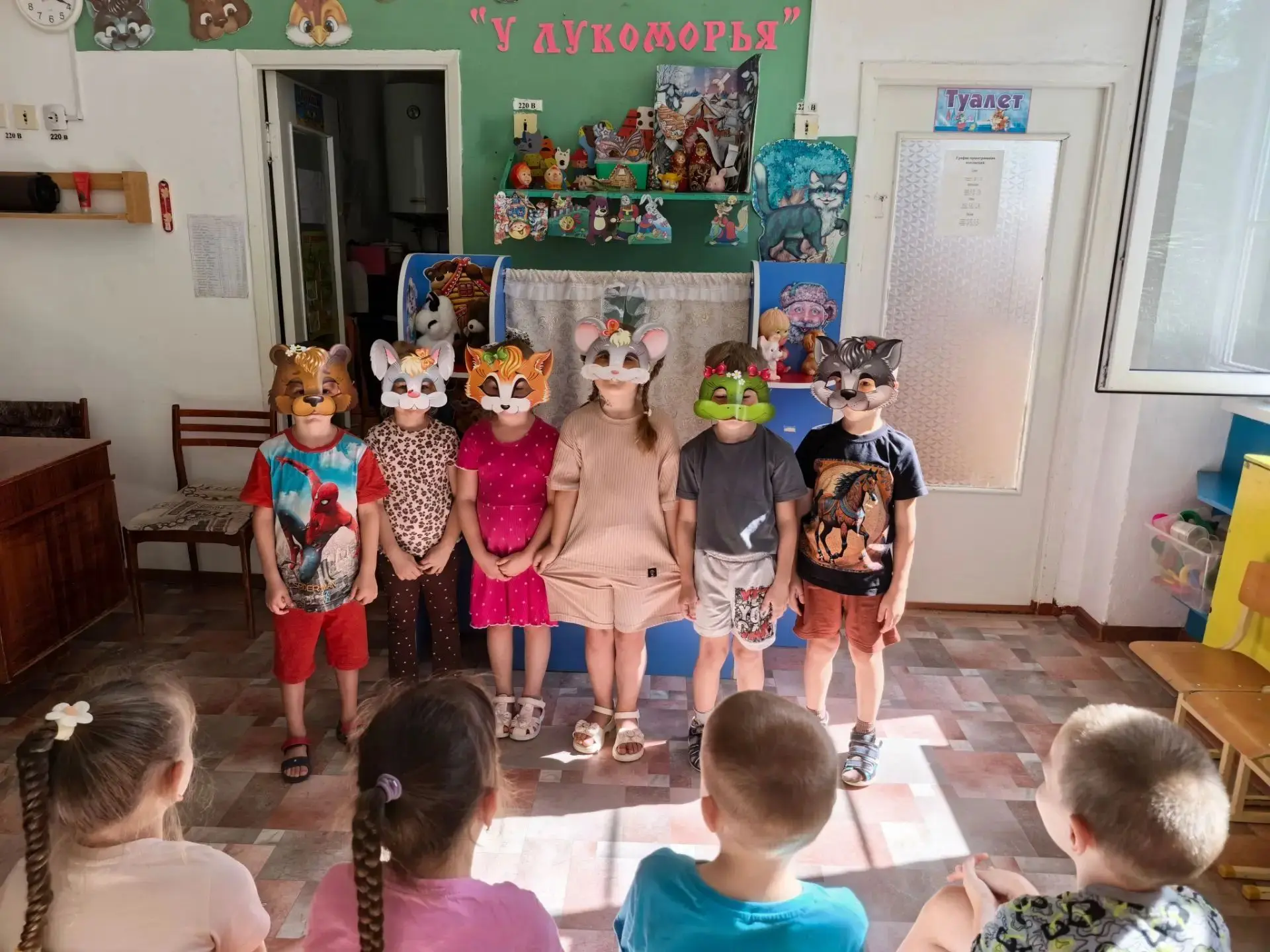 Сценки:"Колобок", "Теремок".