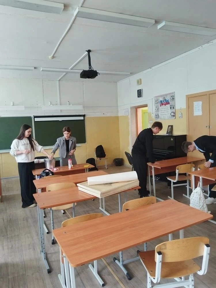 Месячник благоустройства в нашей школе продолжился доброй трудовой школьной традицией —...