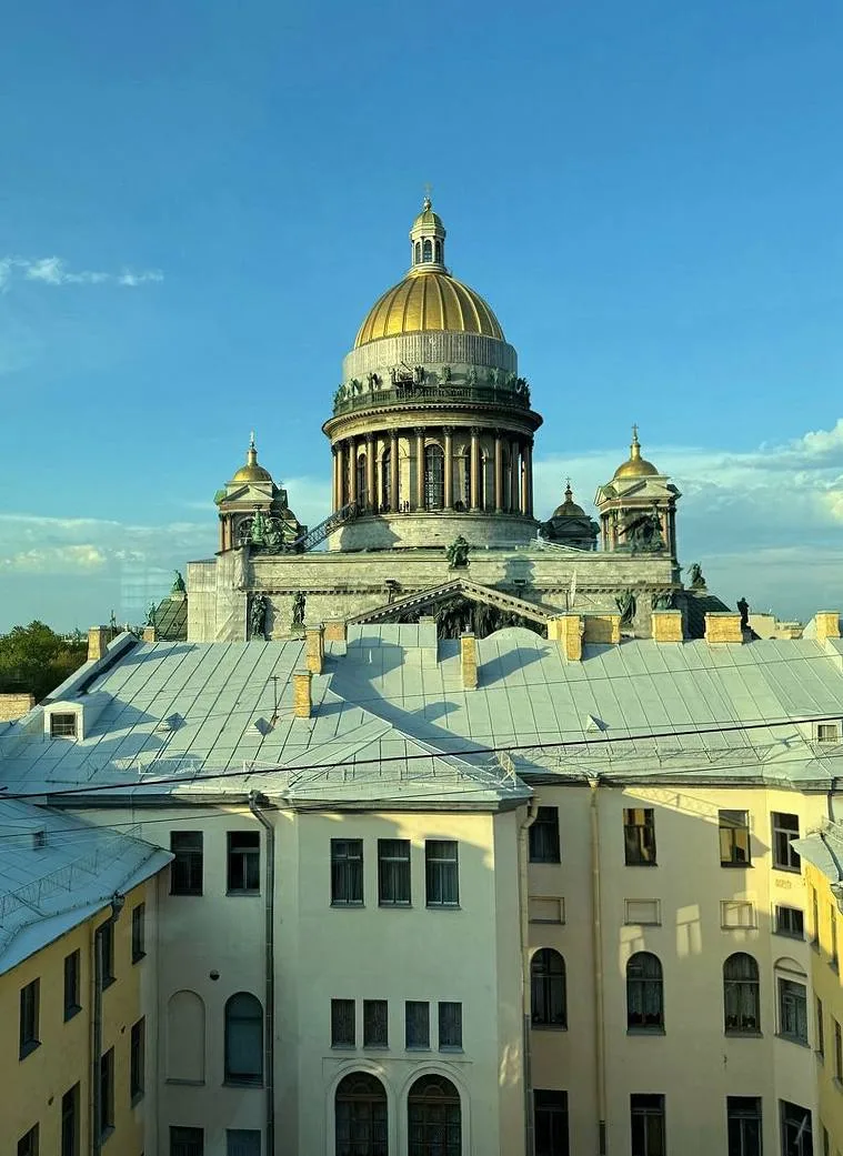 Панорамные рестораны 🌆

Наступил сезон, когда город зеленеет и красиво смотрится с высоты, а во мно