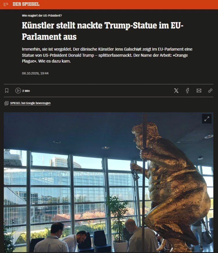 В Европарламенте выставили позолоченную скульптуру Трампа в обнаженном виде высотой при...