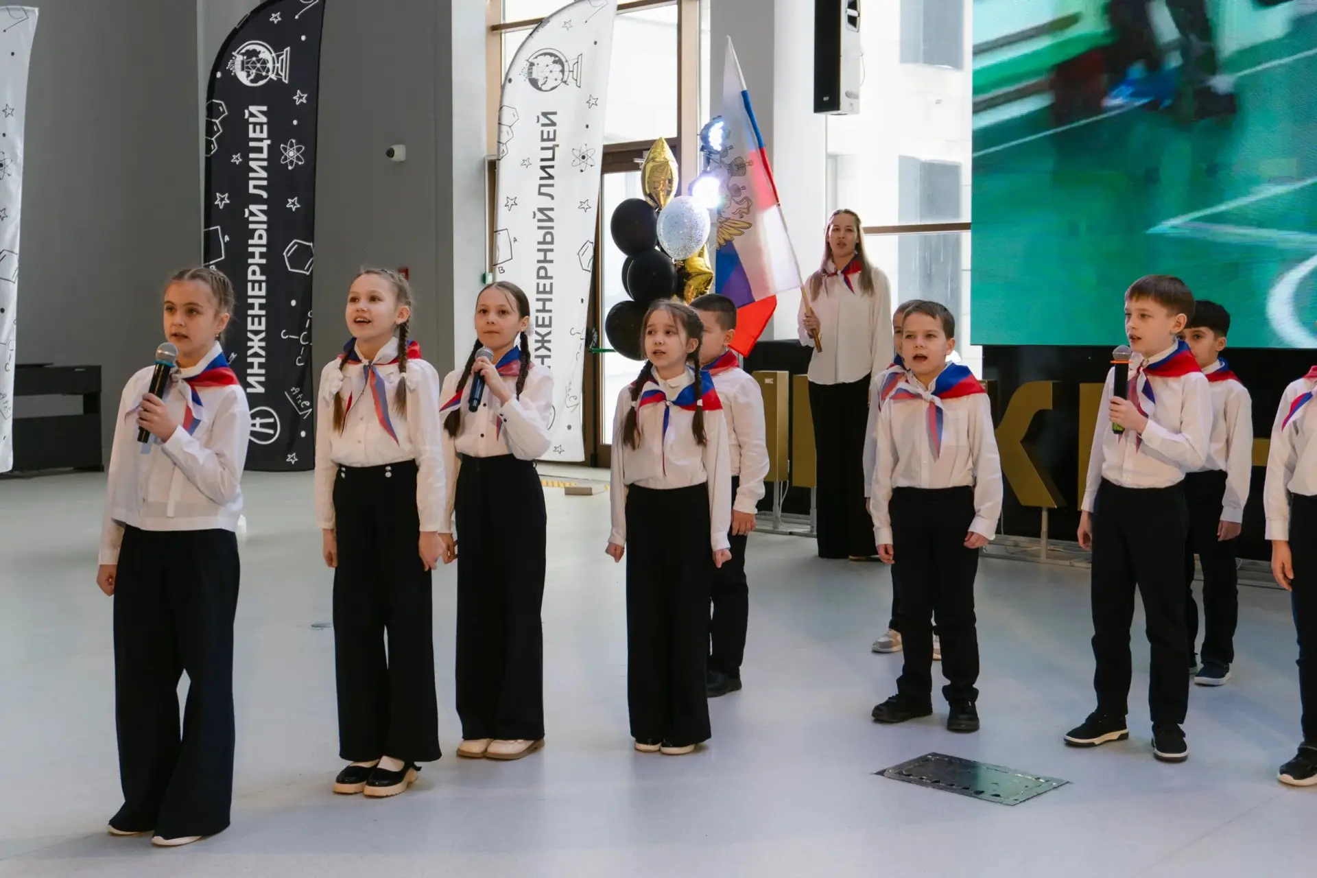 💥 Костюмы, улыбки, слаженное звучание — все было на высшем уровне! Вы вложили столько труда и энтузи