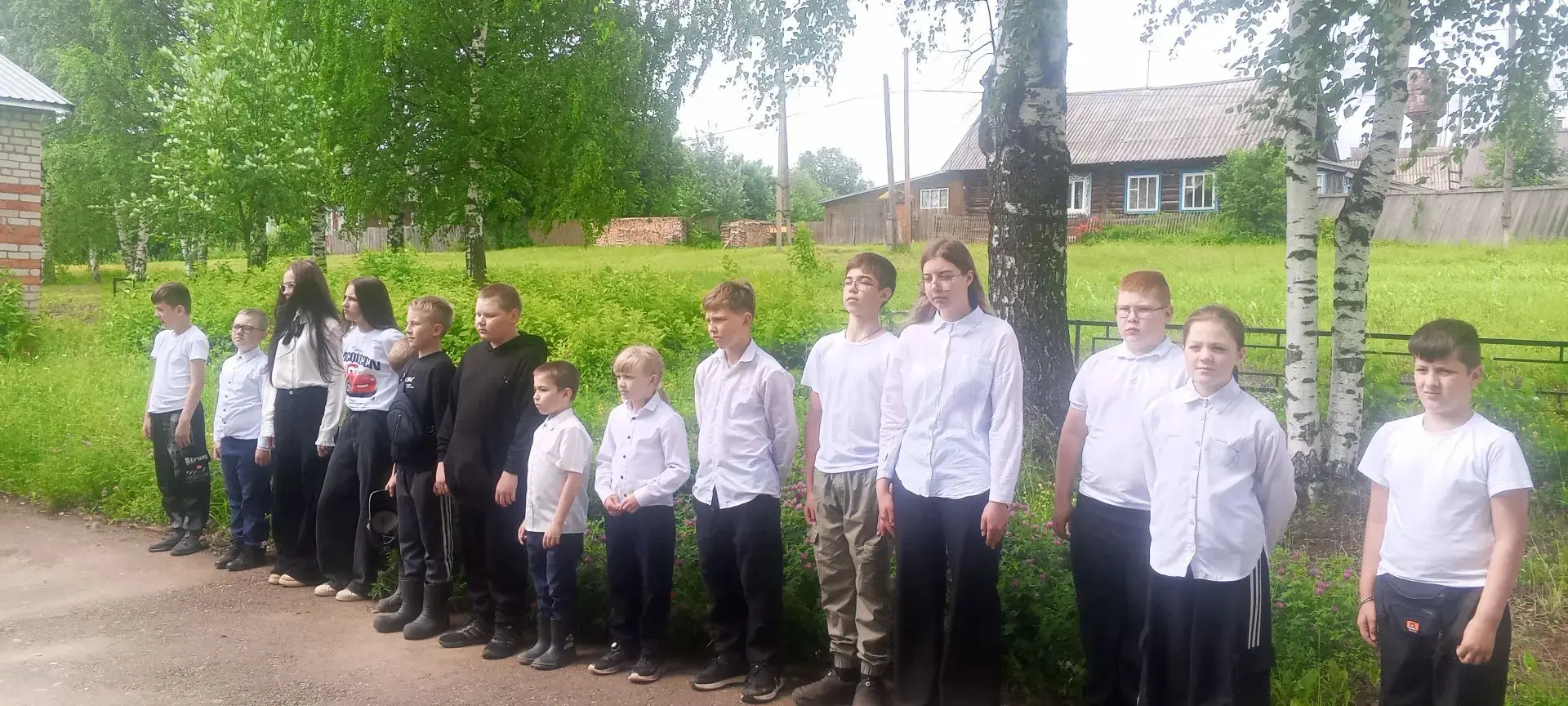 22 июня - День памяти и скорби, поэтому все события этого дня  были посвящены воспитанию у  детей гр