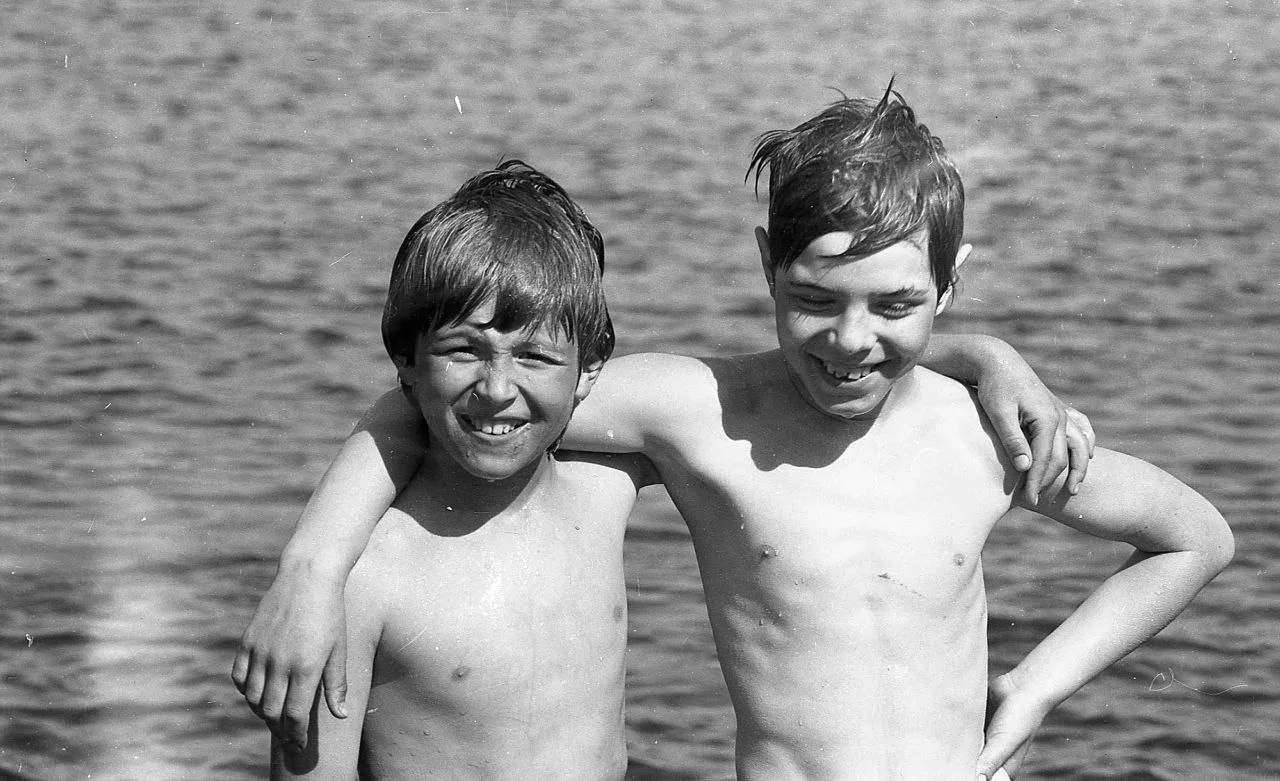 НАД ВОРКУТОЙ БЕЗОБЛАЧНОЕ ЛЕТО

Июнь 1993 г. Фото Д. Юльева

Источник: Воркутинский муниципальный арх