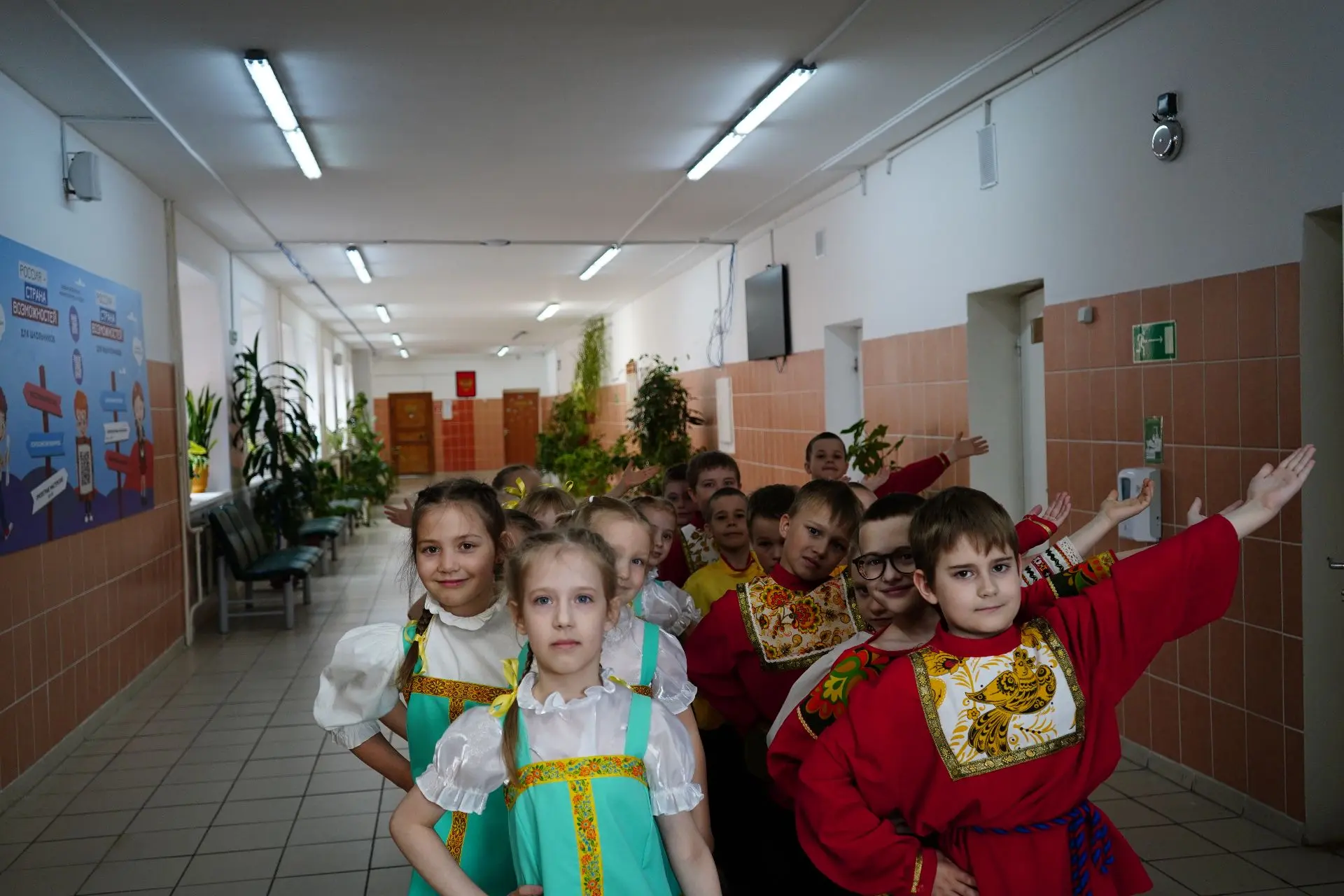 🎉 Сегодня в «СОШ №6» - двойной праздник! 🎓
