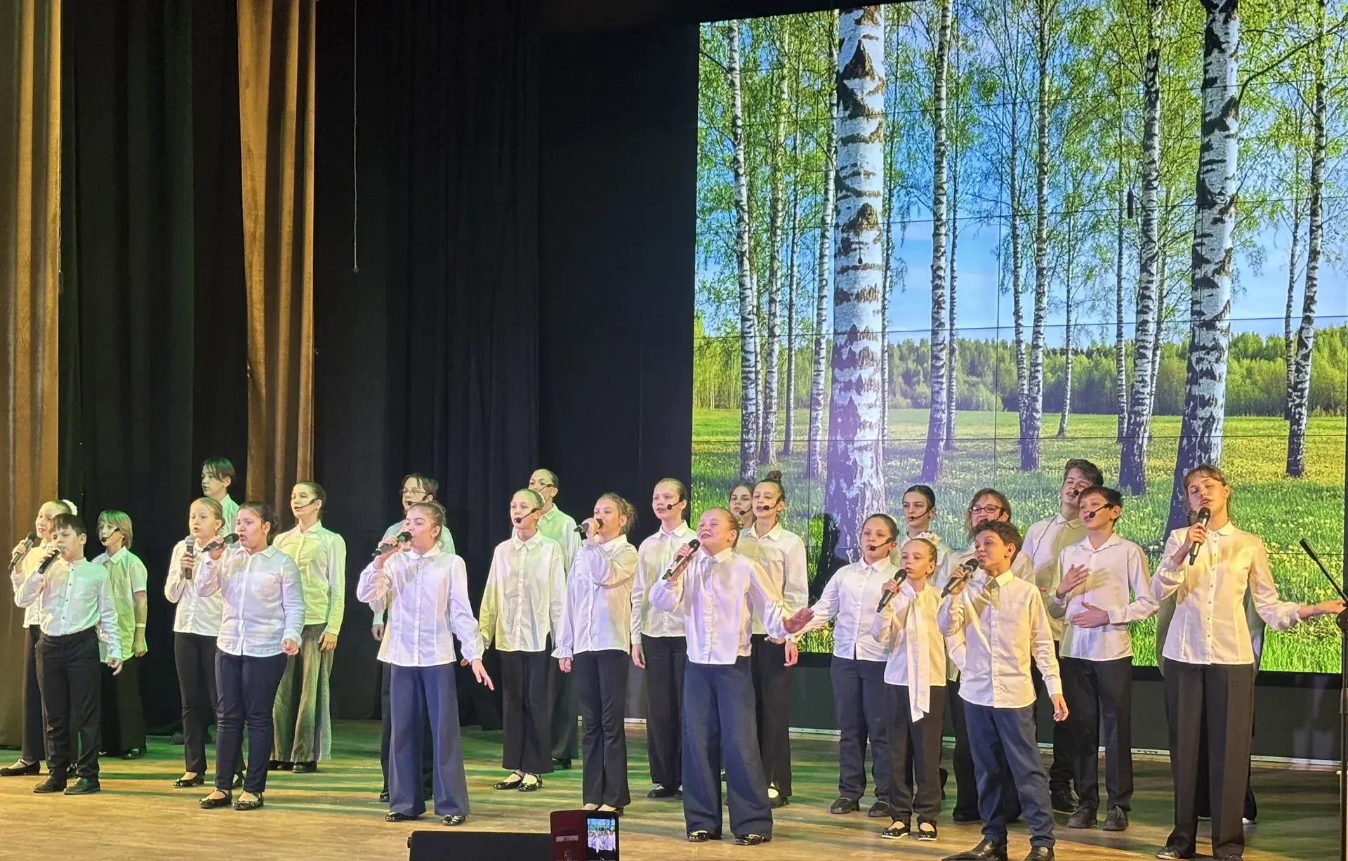 🎤 В Свиблово прошёл творческий вечер с песнями и стихами о России