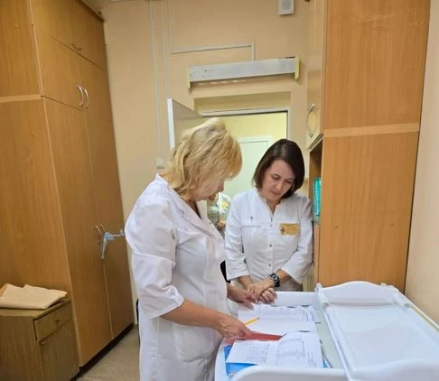По утвержденному графику заместителем главного врача по лечебной работе Красниковой Ю. ...