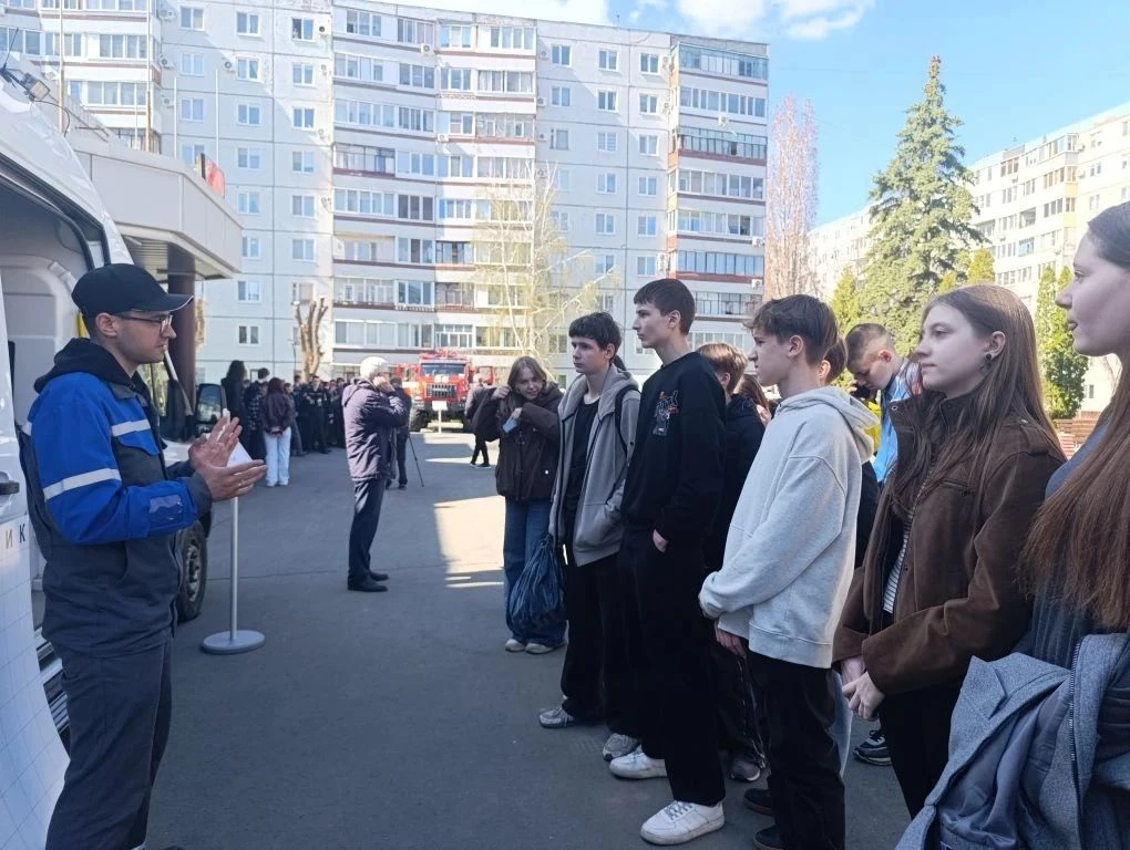 Восьмиклассники заглянули в будущее: путешествие в мир атомных технологий и спасения жизней 16 апрел