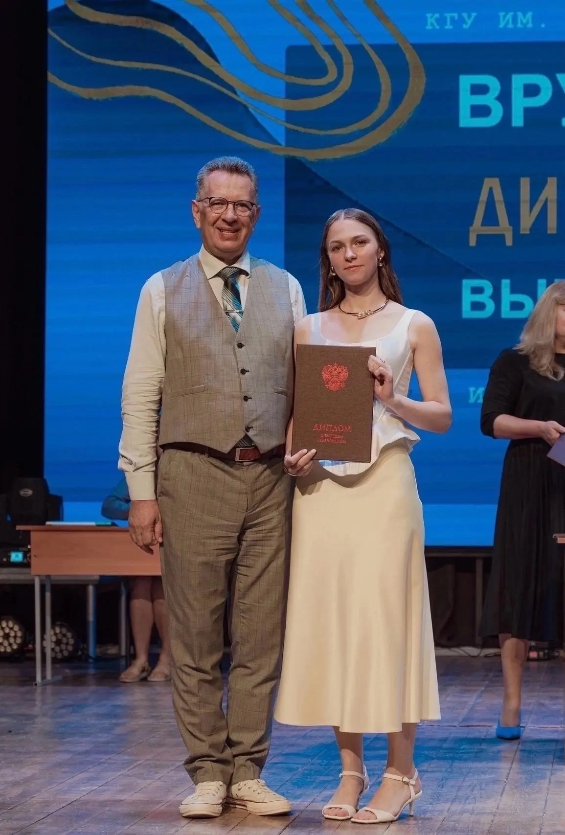 Рассказываем о лучших выпускниках КГУ им. К.Э.Циолковского✨

Ирина Аверкиева - выпускница института 