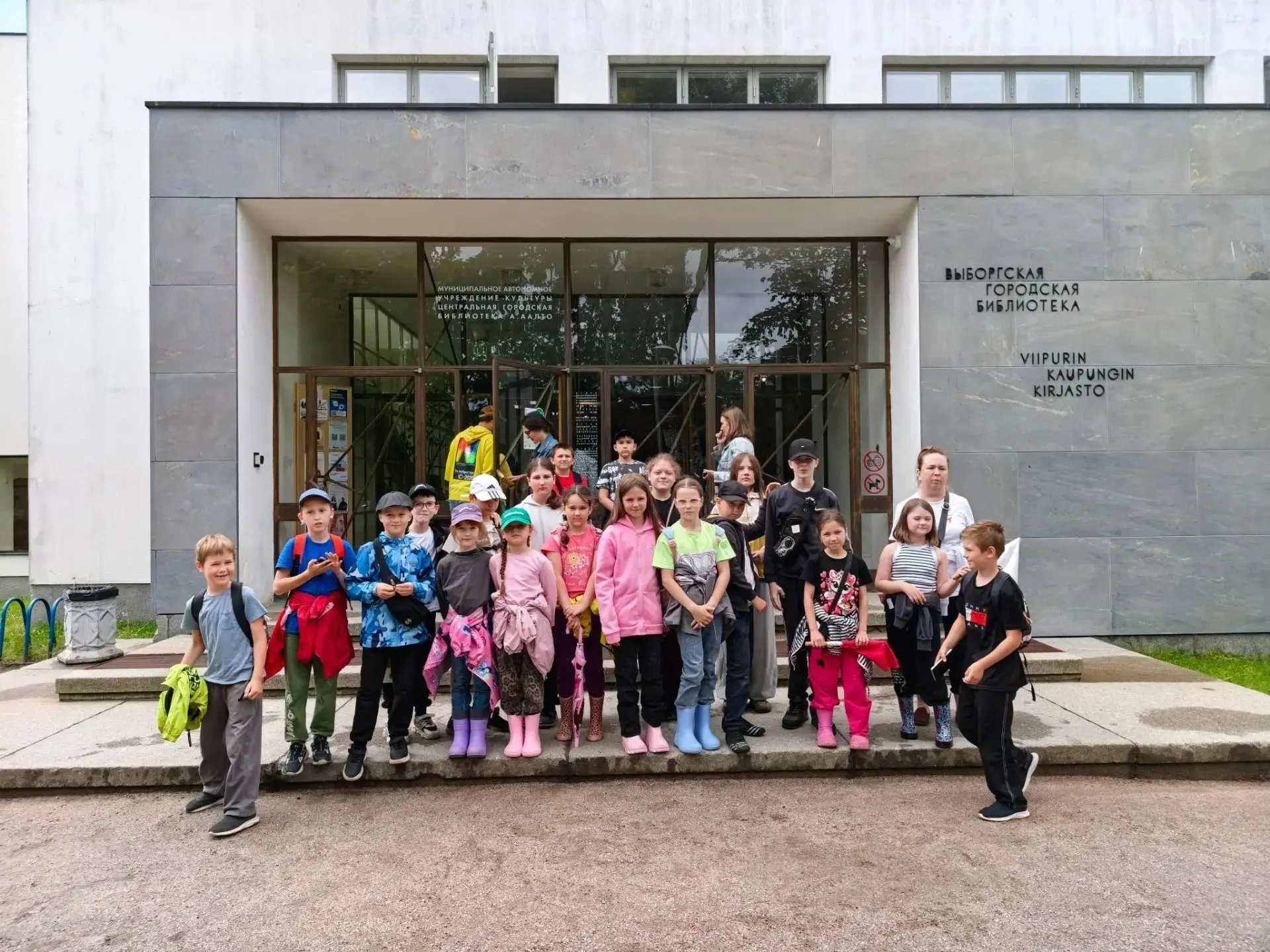 Лето — это маленькая жизнь, и у наших ребят она проходит сквозь века!✨

В школе распахнула свои двер