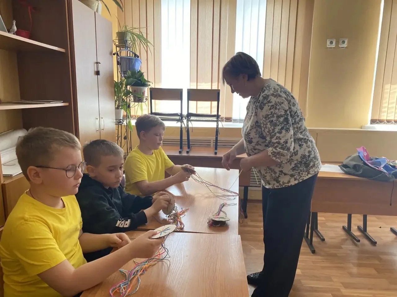 Сегодня в пришкольном лагере «Росинка» день начался с представления отрядов 🎭. Каждый отряд рассказ