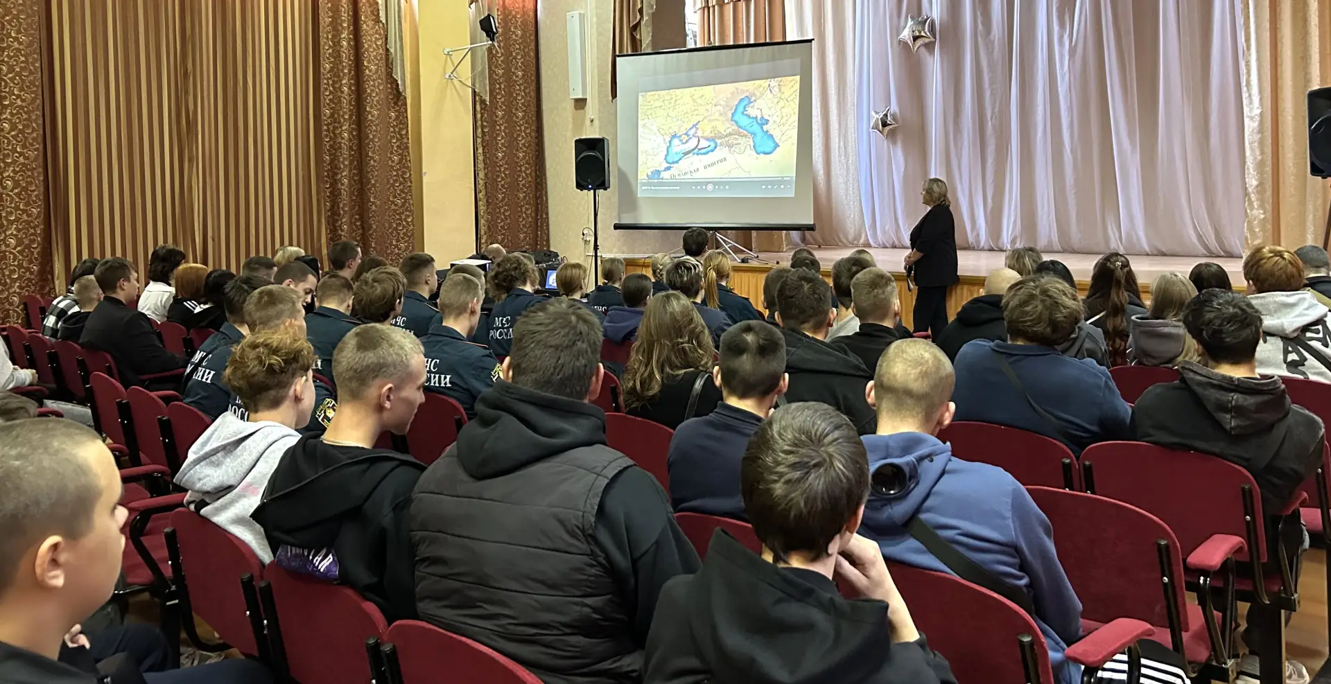 📣7 сентября в колледже прошли очередные занятия в рамках цикла «Разговоры о важном» с ...