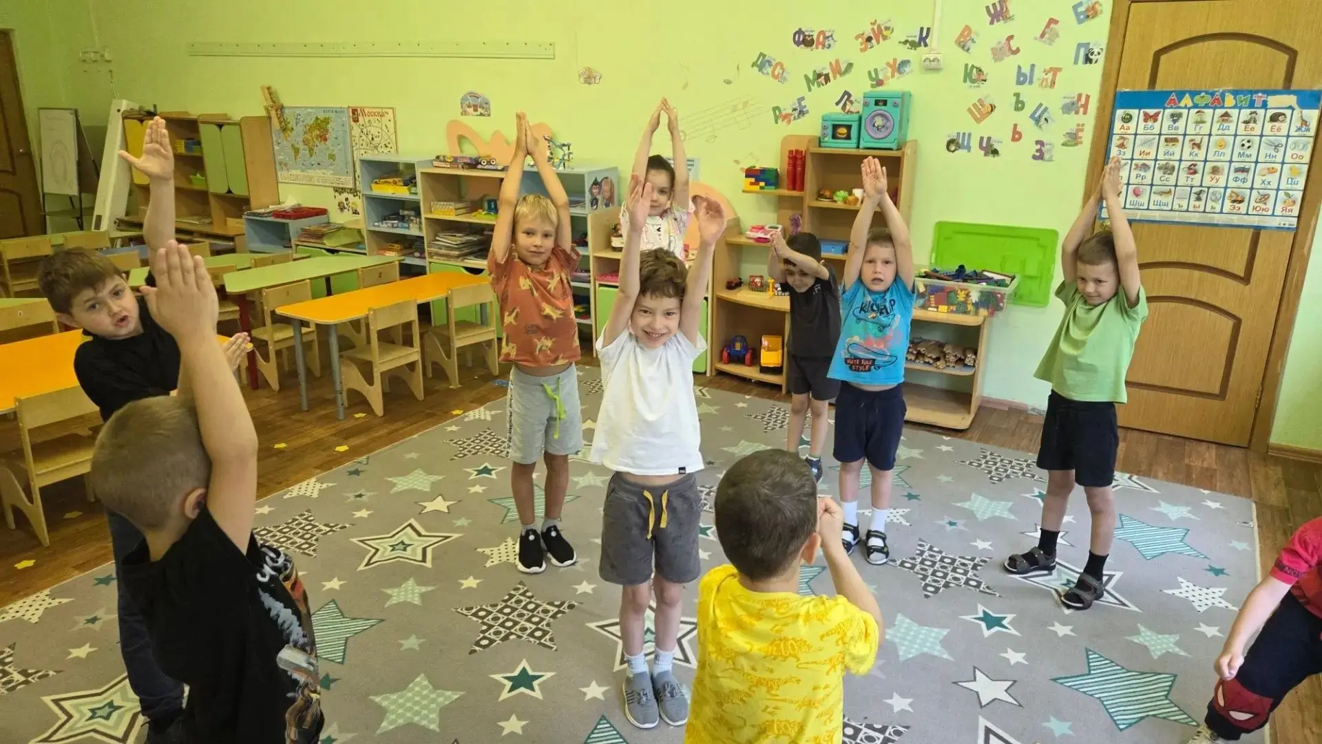 Мелодии дружбы и сказки в «Лукоморье» 🎶

Воспитанники дошкольного корпуса «Лукоморье» провели яркий