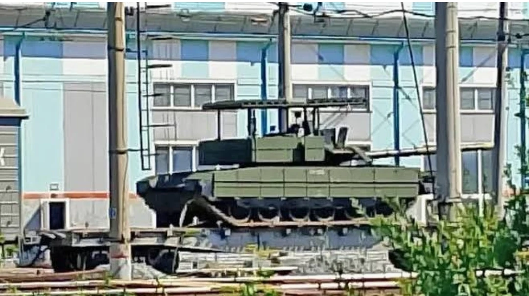 В России поставляют в армию новые танки образца лето 2026.