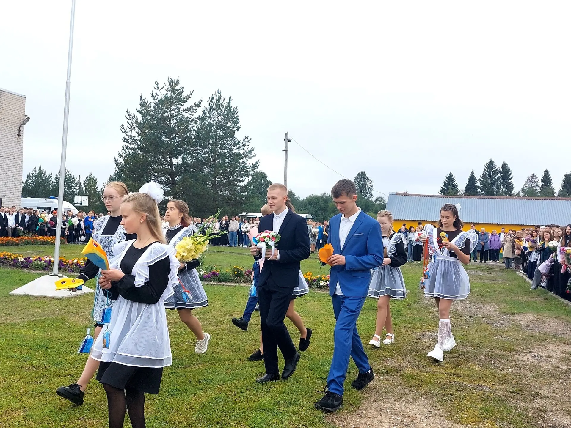 ️✈️✈️ В добрый путь, первоклассники Нюксенской средней!