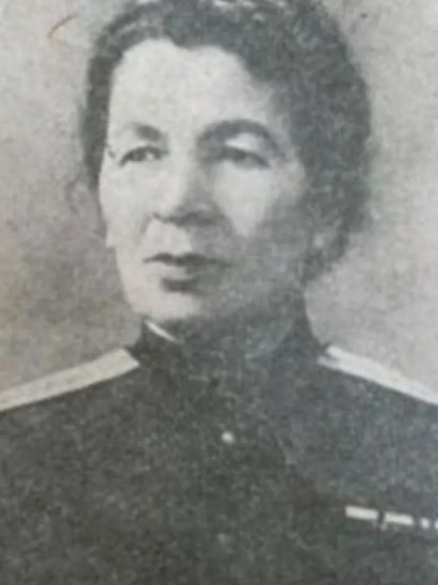 Фаризат Оракова  родилась в селении Верхняя Балкария в 1905 году. В годы гражданской войны отважная 