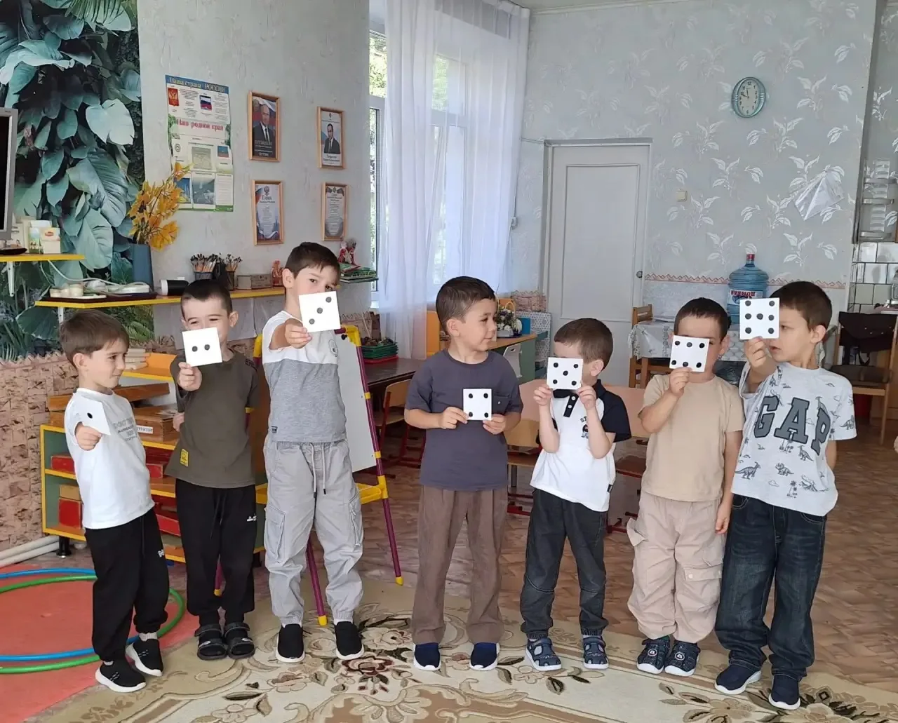 Путешествие в мир чисел: занятие по ФЭМП в группе «Колокольчик».