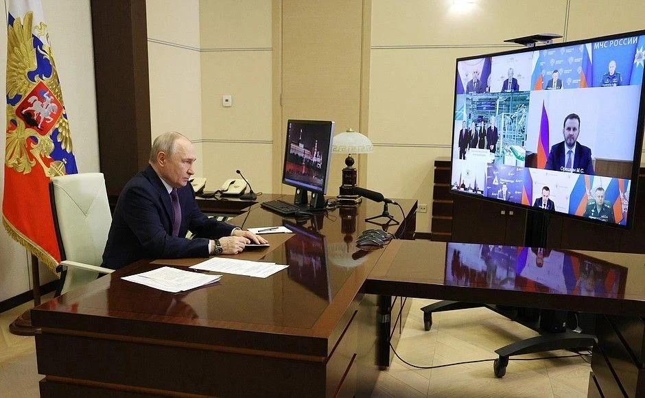 Президент России Владимир Путин в режиме видеоконференции принял участие в открытии про...