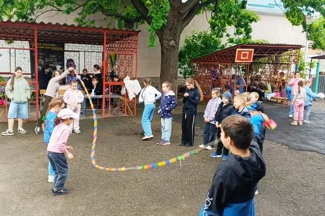 «Дети – лучшее, что есть на свете»! Под таким девизом начал свою работу детский оздоров...
