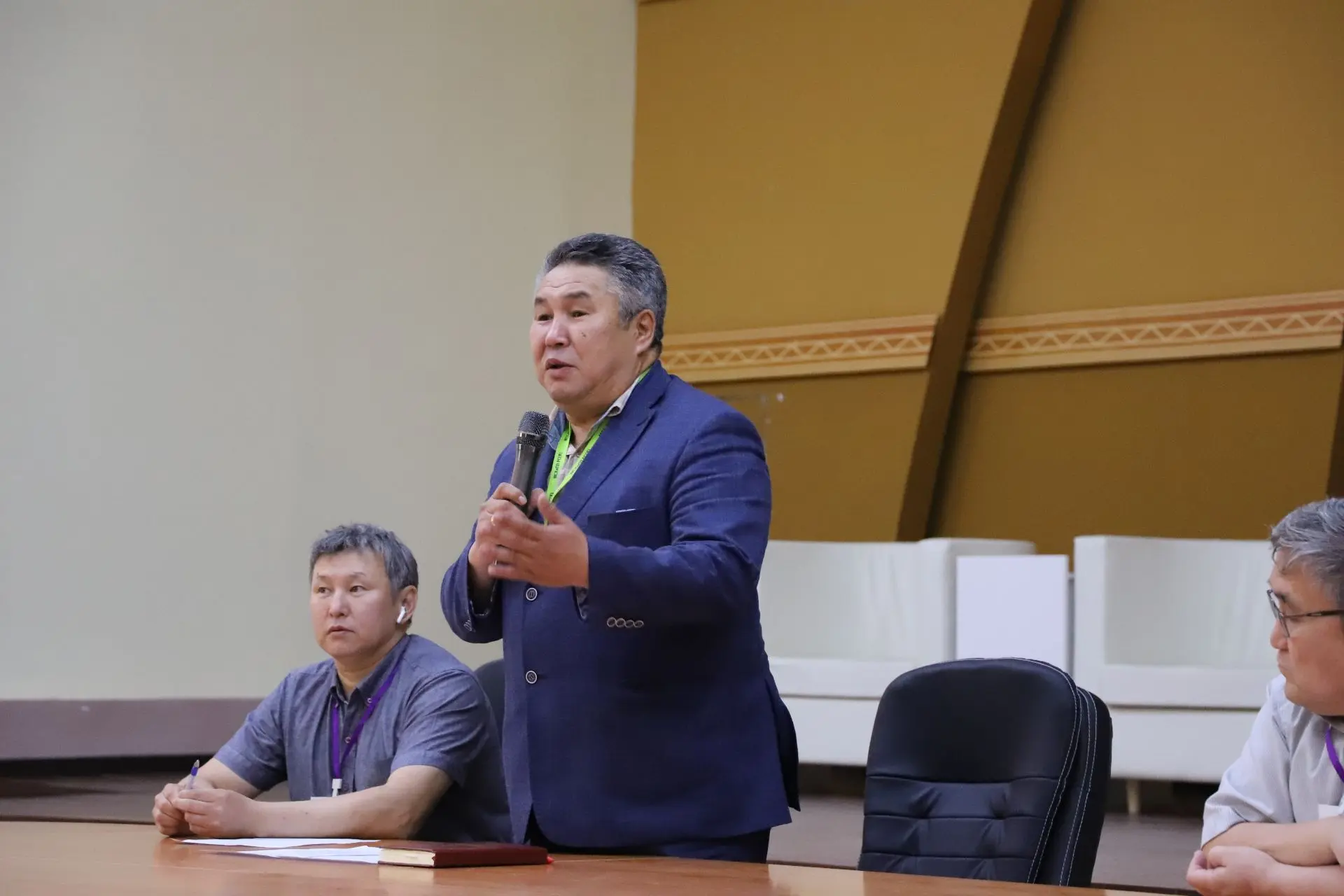 В Якутии стартовал региональный этап конкурса «Лучший по профессии» среди агрономов

В Якутии старто