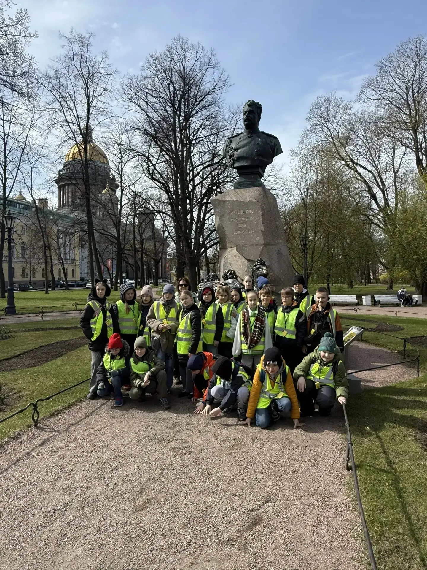 🦁 «Львы город стерегут»: увлекательное путешествие 4«В» по центру Саннкт- Петербурга  30 апреля учен