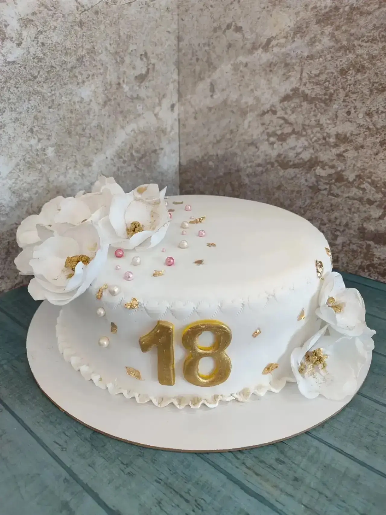 ✨ 18 лет — возраст, когда мечты становятся планами.