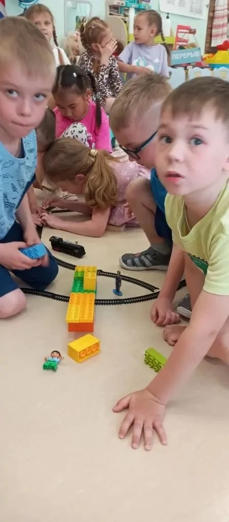 🚂 Безопасность на железнодорожном пути — твоя ответственность!