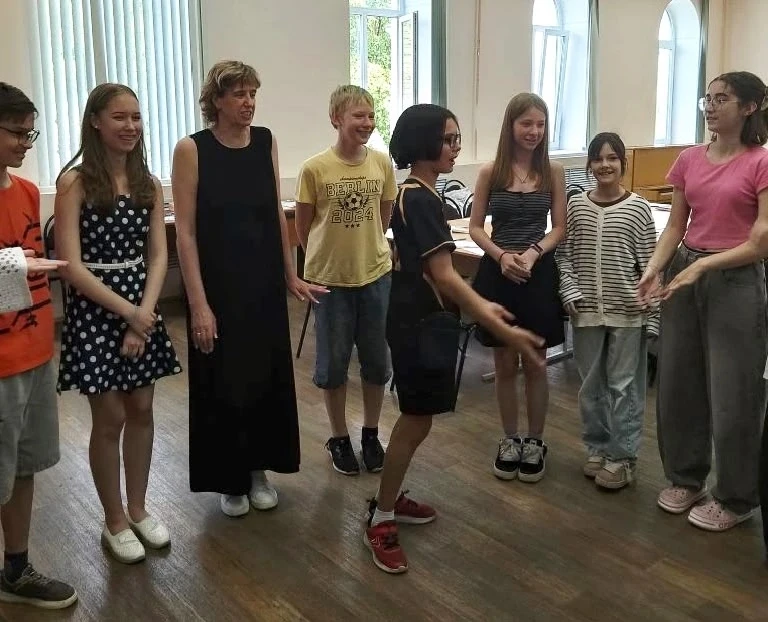 👩‍🏫Детский психолог Анна Александровна Лобко провела с ребятами из нашего пришкольного лагеря трен