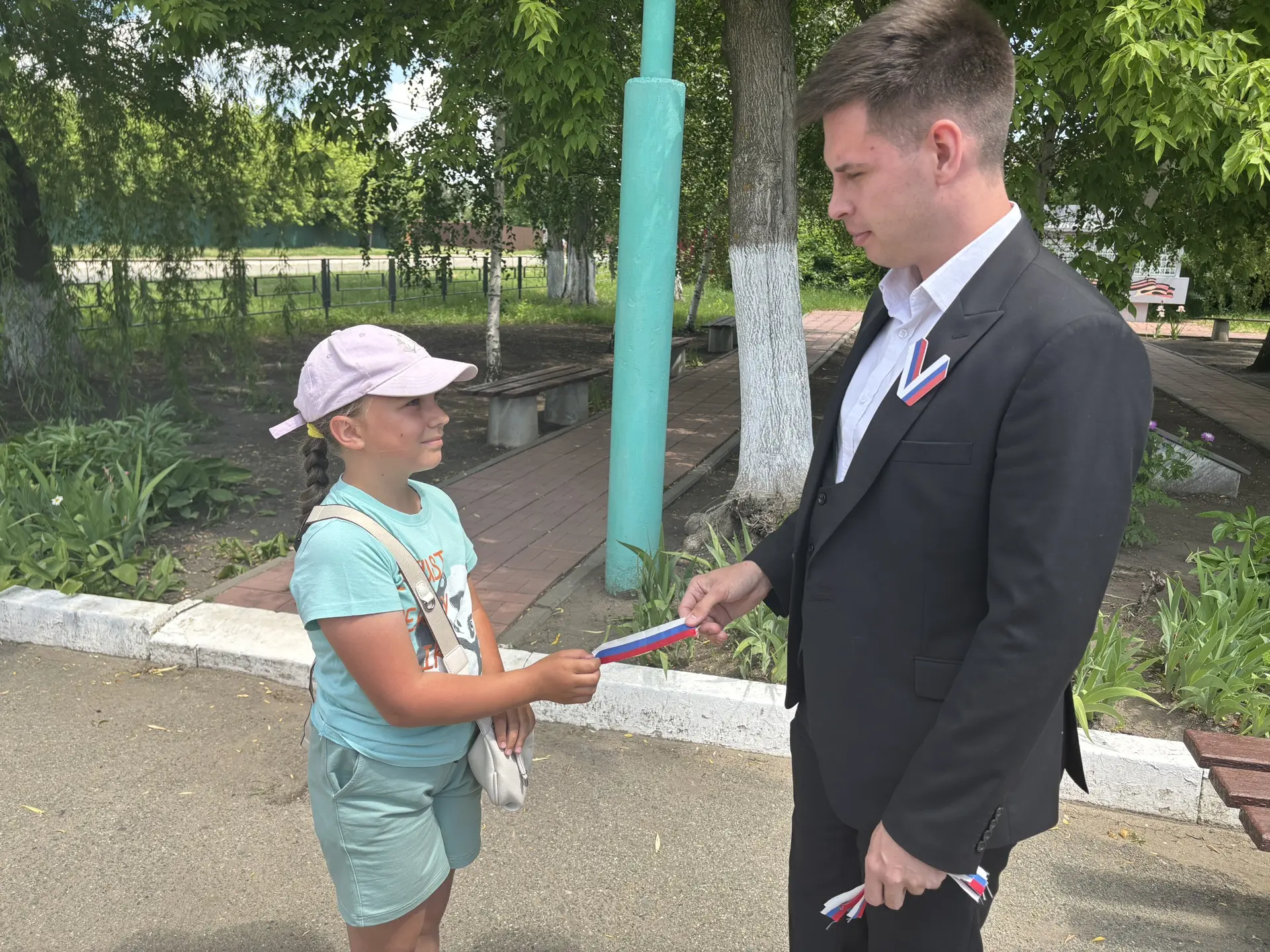 🇷🇺РОССИЙСКИЙ ТРИКОЛОР🇷🇺

12 июня, накануне Дня России, Дом культуры р.п. Красный Октябрь принял 