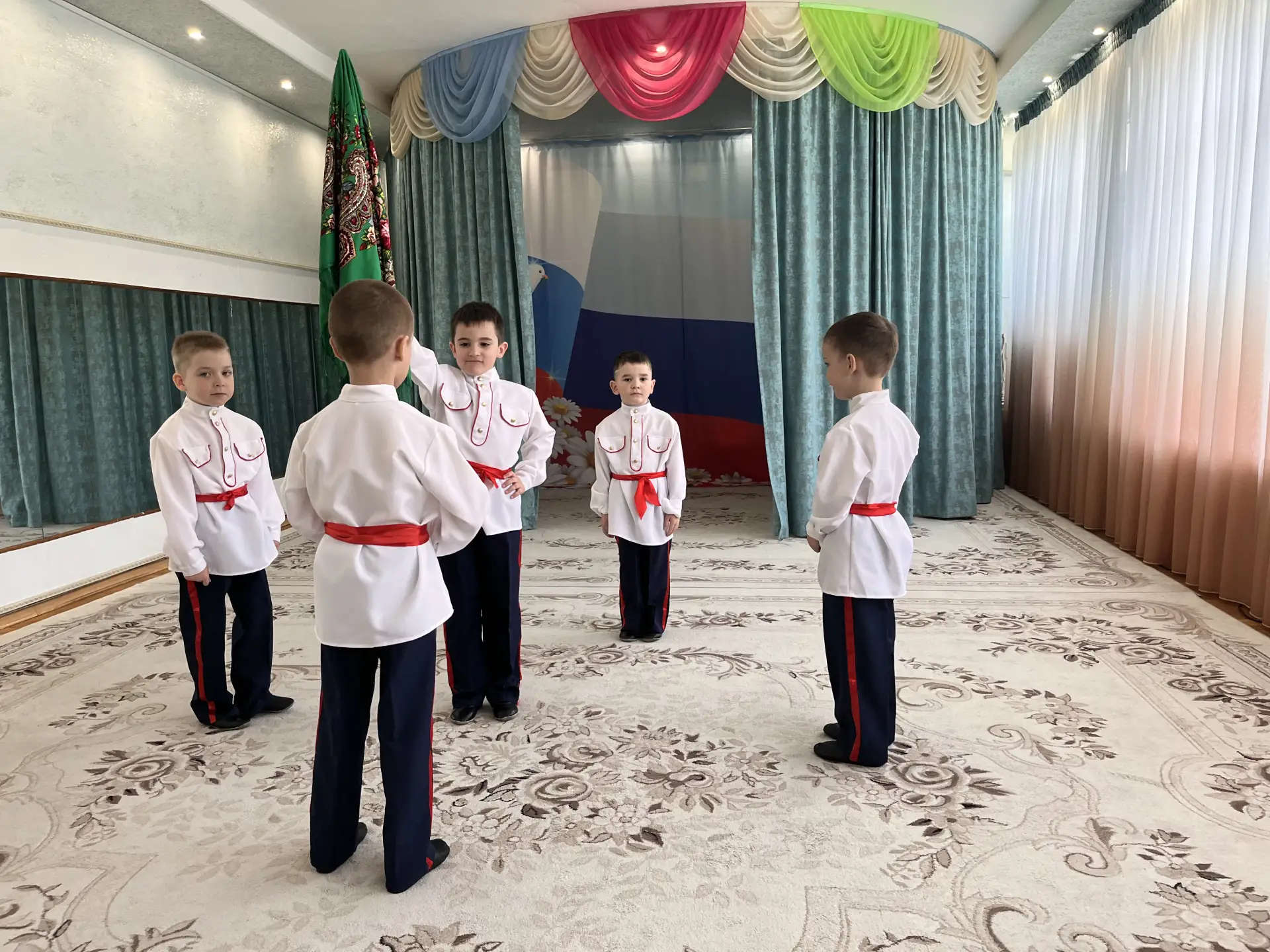 В рамках Всероссийского Фестиваля-конкурса «Во славу Отечества!» в нашем детском саду с...
