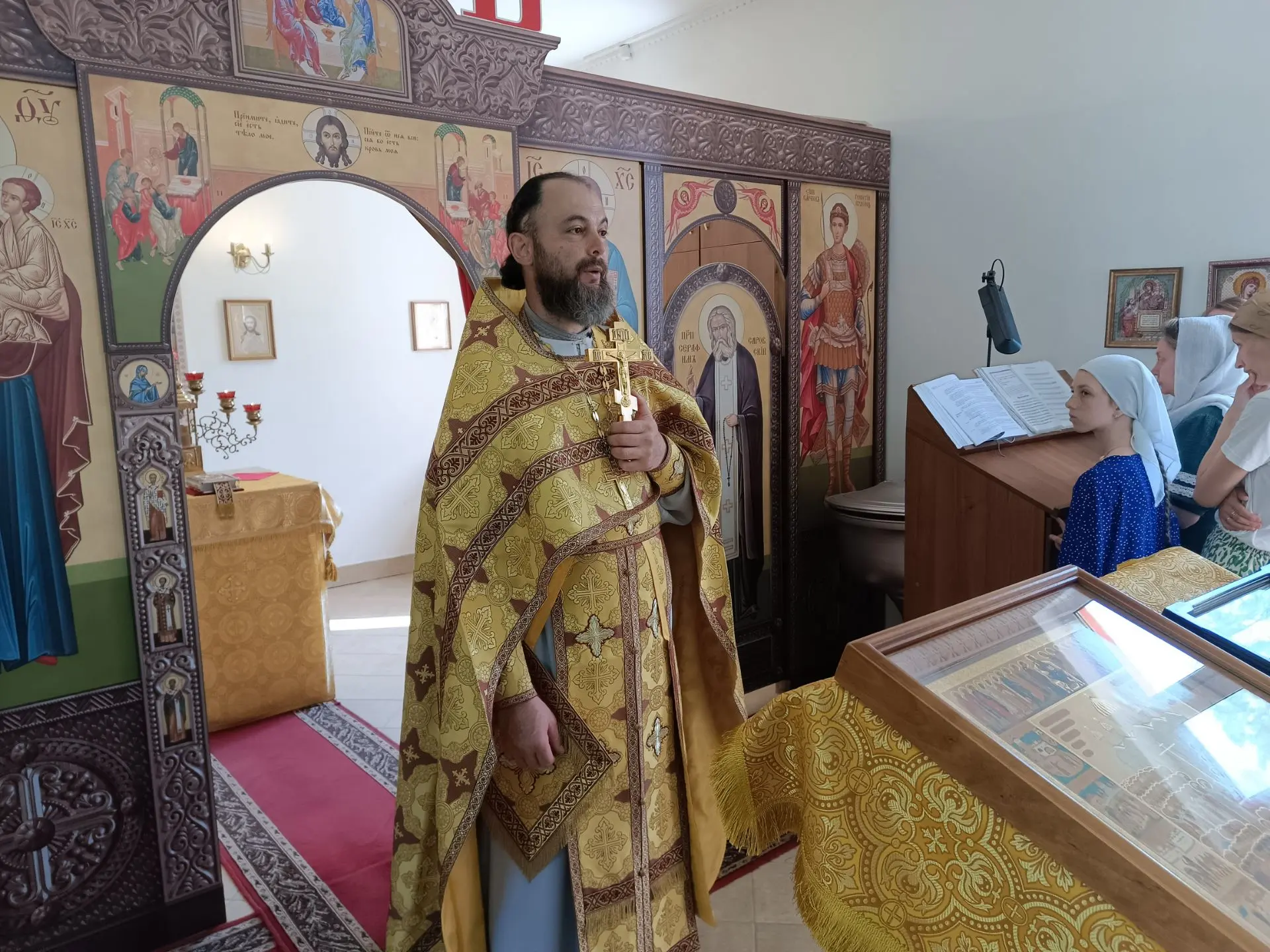 ☦️ Сегодня в храме Георгия Победоносца г.Маркса прошла воскресная Божественная литургия. В этот день