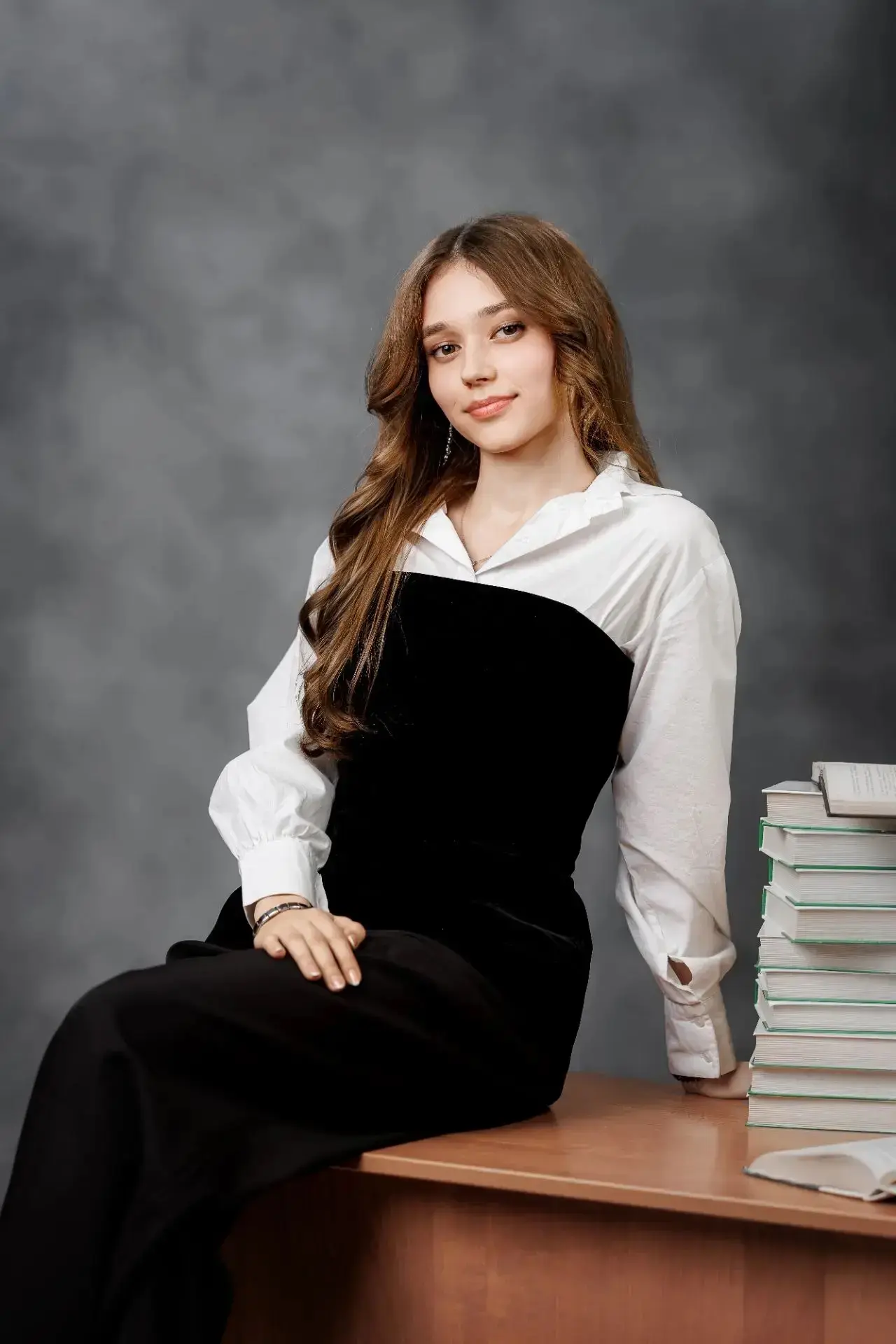 Ушкова Дарья-выпускница МОУ СОШ им.А.С.Попова 11 - б класса. Даша получила  самый высокий балл на эк