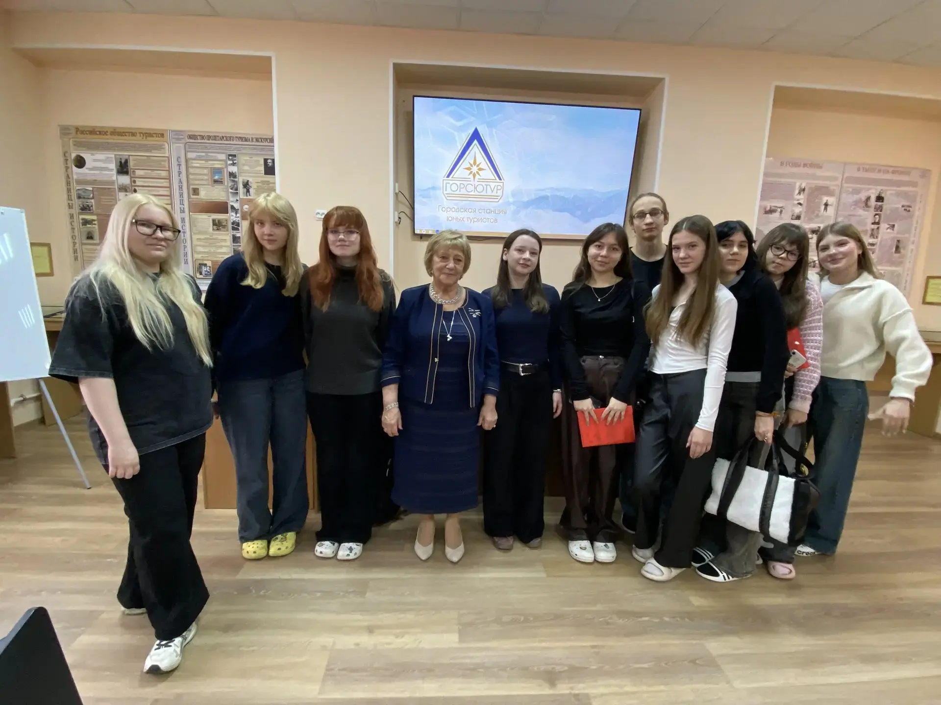 🎓✨ Путешествие в мир знаний и культуры 🏫⚡️  С 14 по 20 февраля наши талантливые десятиклассники прин