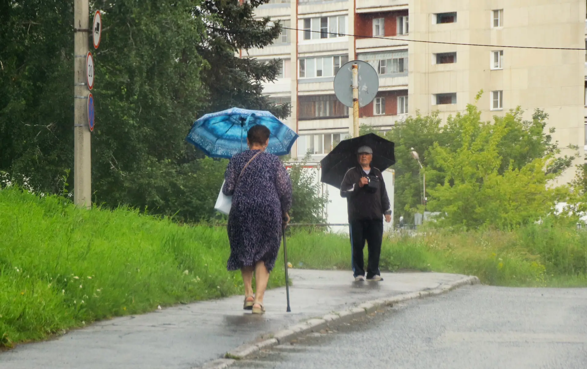 В Озерске идёт небольшой дождь. Синоптики обещают, что слабый дождь может продолжаться ...