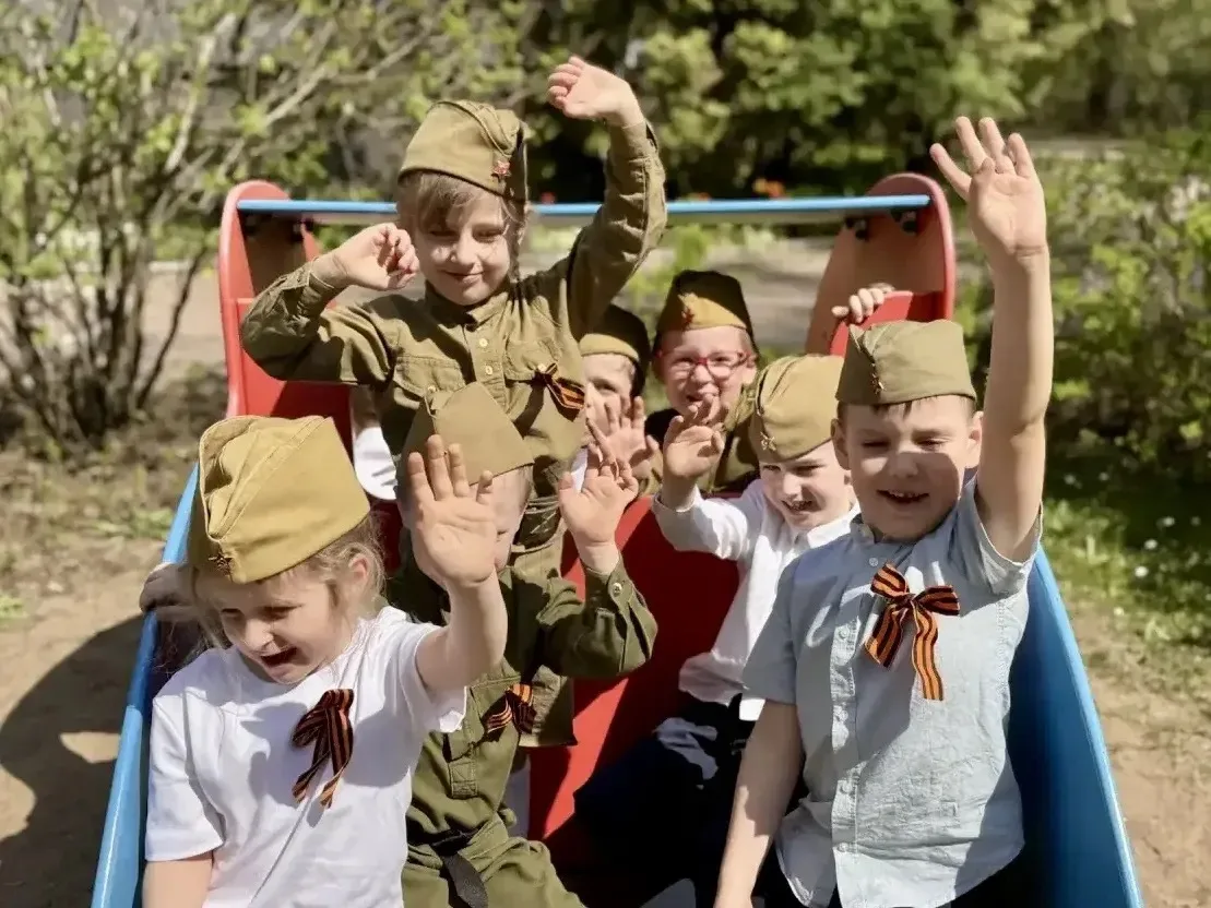ПРАЗДНИК ПОБЕДЫ  в дошкольных группах   🌟 Малыши и воспитатели нашего Образовательного квартала от в